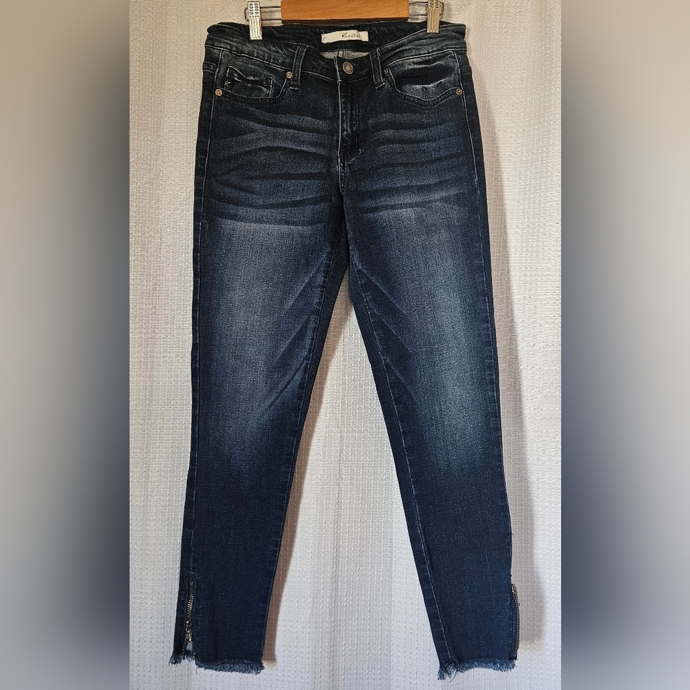 KANCAN 7/27 cropped ankle raw zippered hem jeans